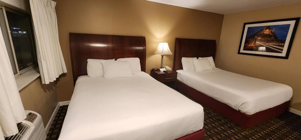 Nashoba Valley Inn & Suites Ayer Exterior photo