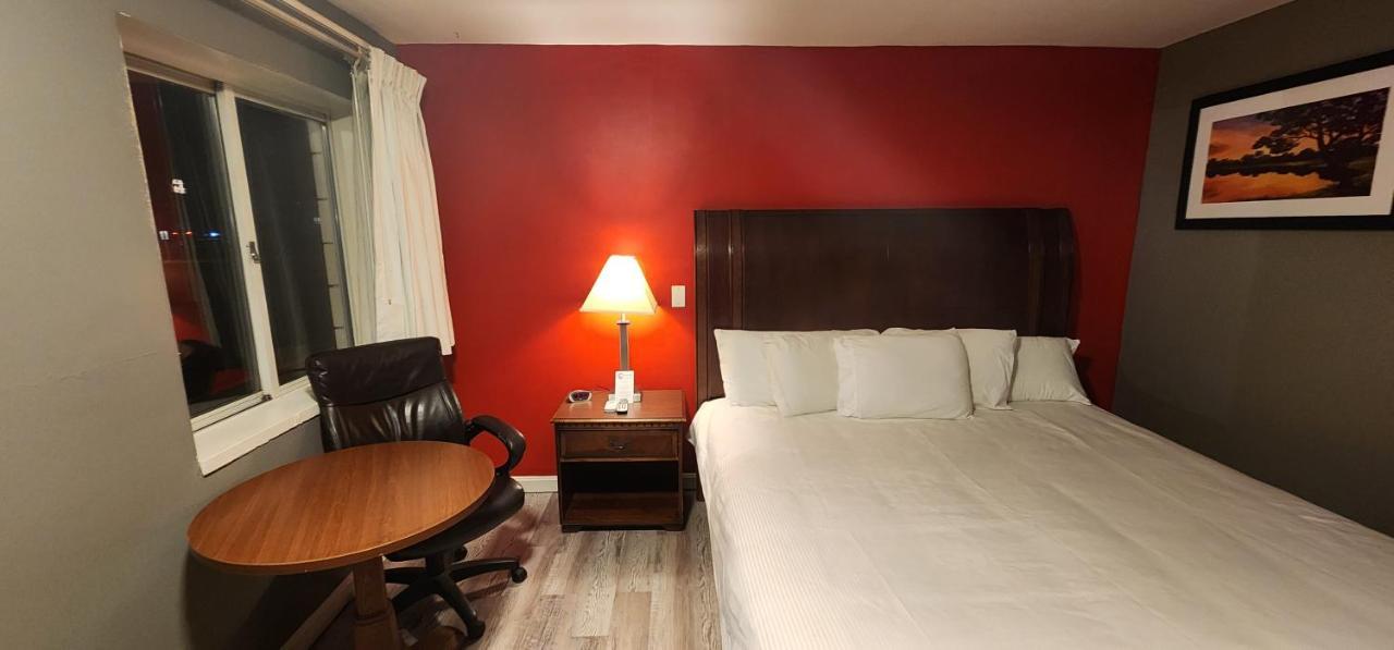 Nashoba Valley Inn & Suites Ayer Exterior photo