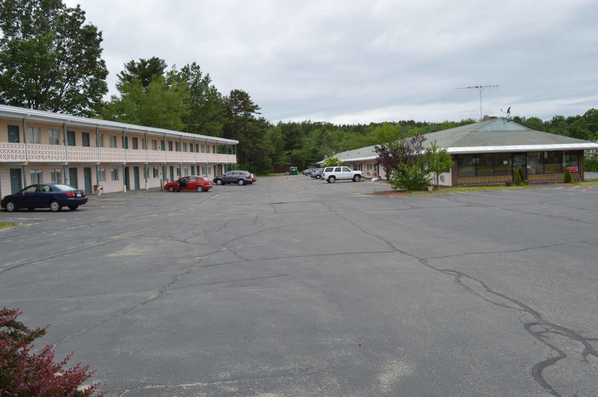 Nashoba Valley Inn & Suites Ayer Exterior photo