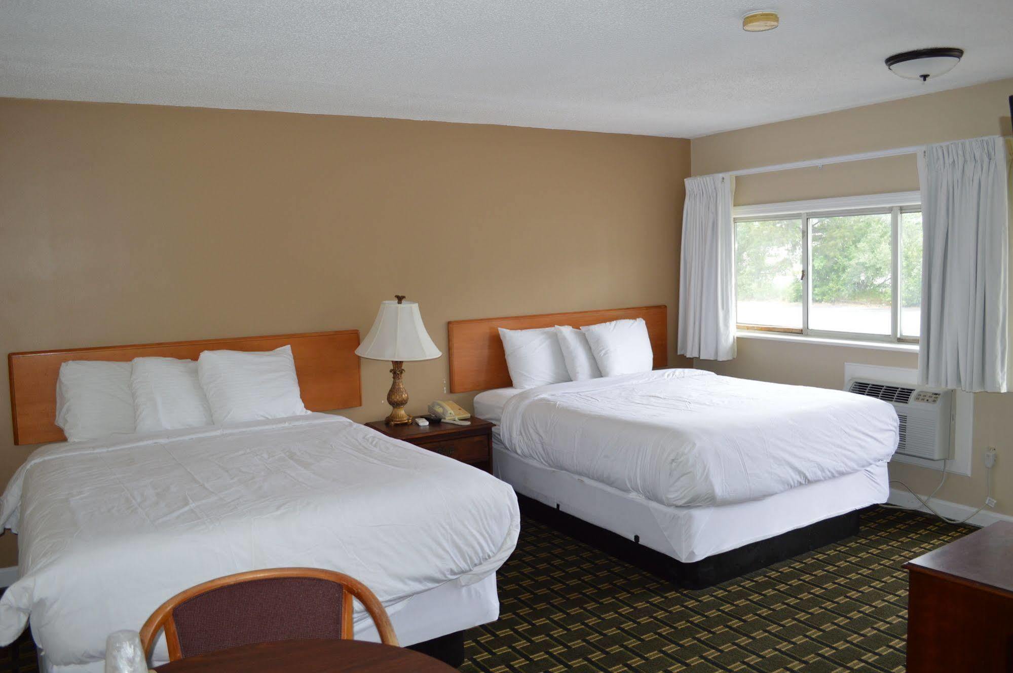 Nashoba Valley Inn & Suites Ayer Exterior photo